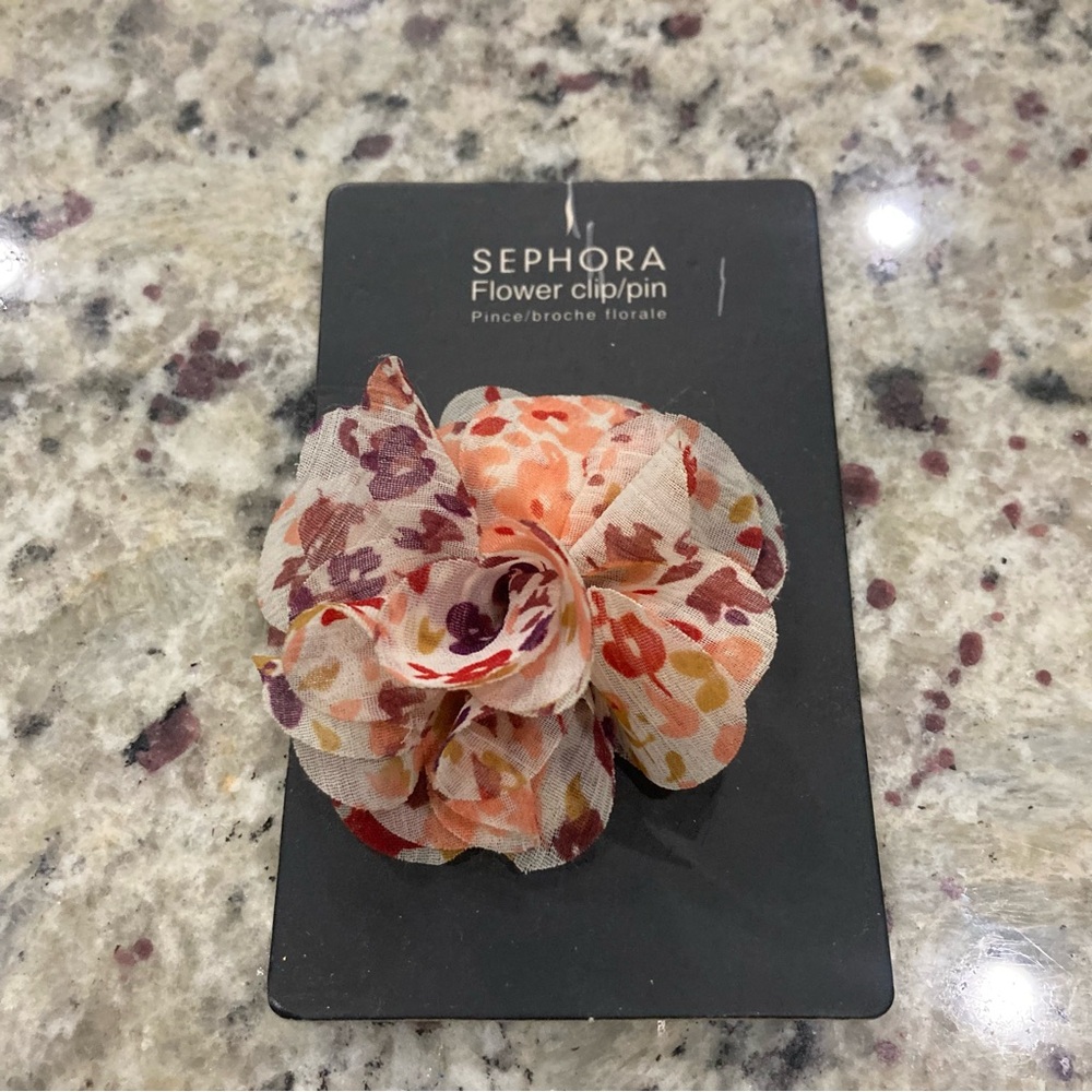 New Old Stock Sephora flower pin/clip